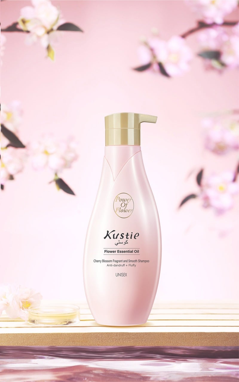 شامبو  ( Cherry Blossom Fragrant and Smooth)