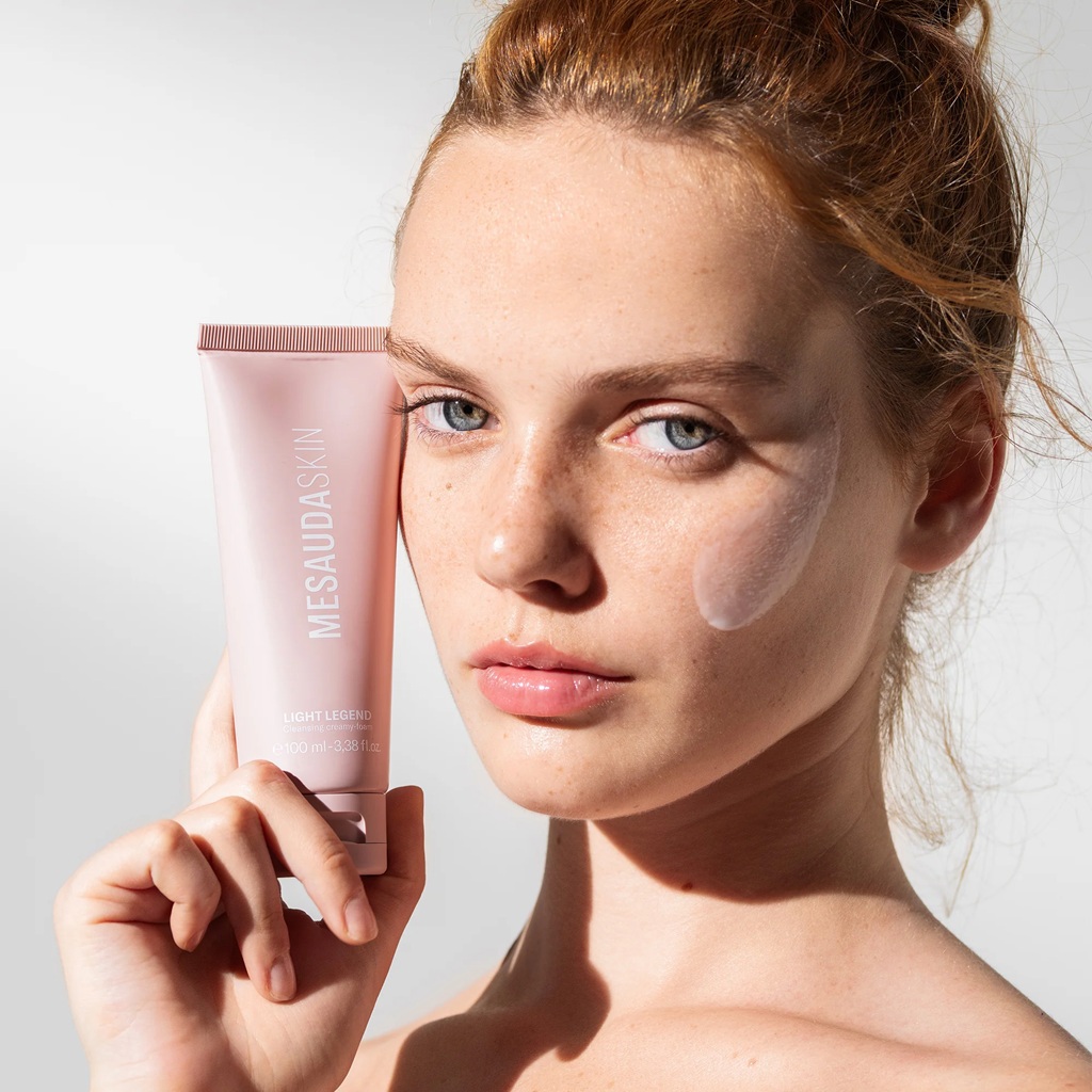 Light Legend Cleansing Creamy Foam 100 ml-1