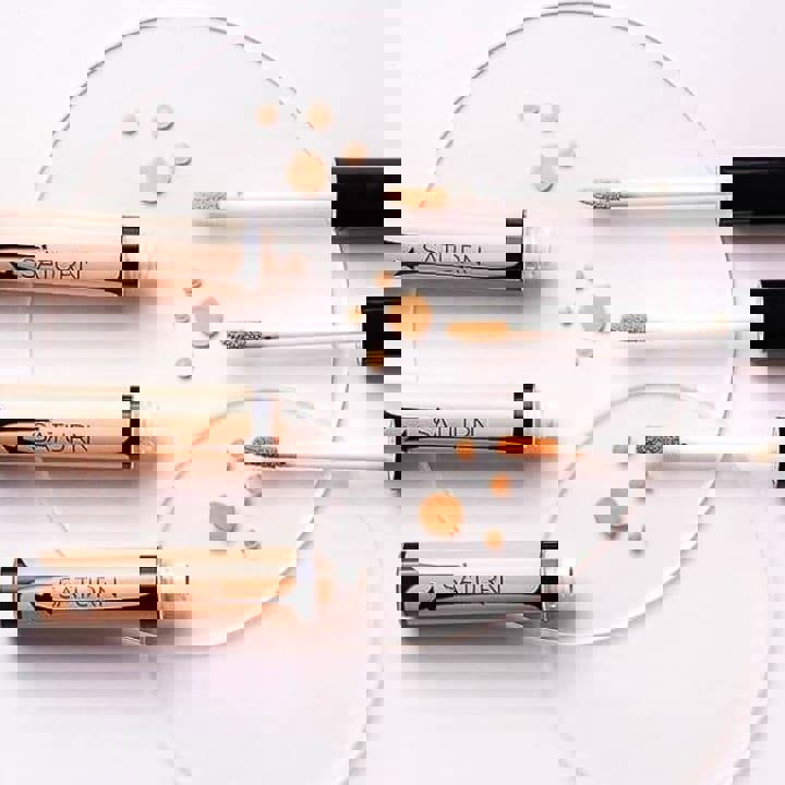 خافي عيوب سائل من فوياج ساتورن