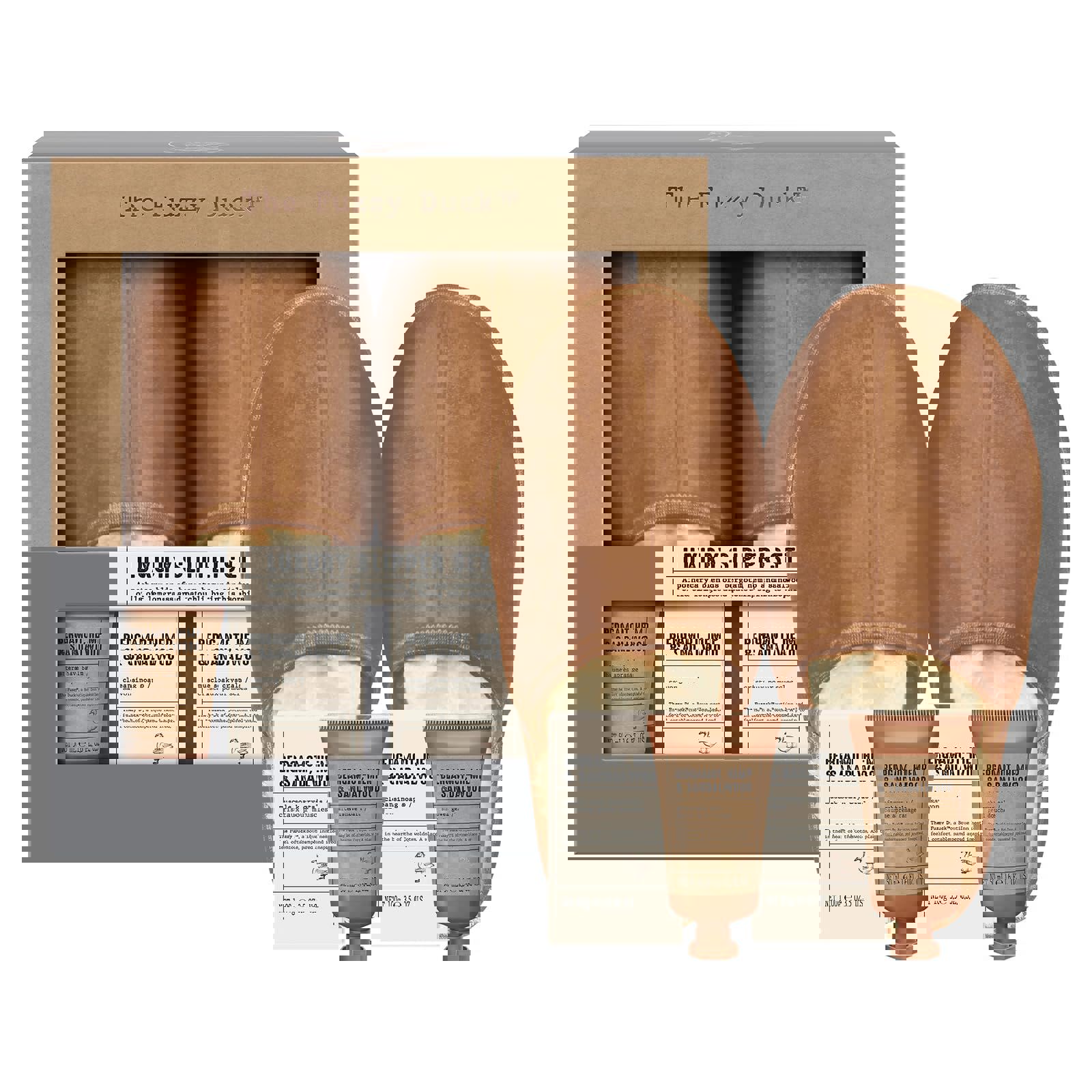 طقم شباشب فاخرة للرجال من بايليس آند هاردينج، بتصميم البطة الفروية وخشب الصندل.