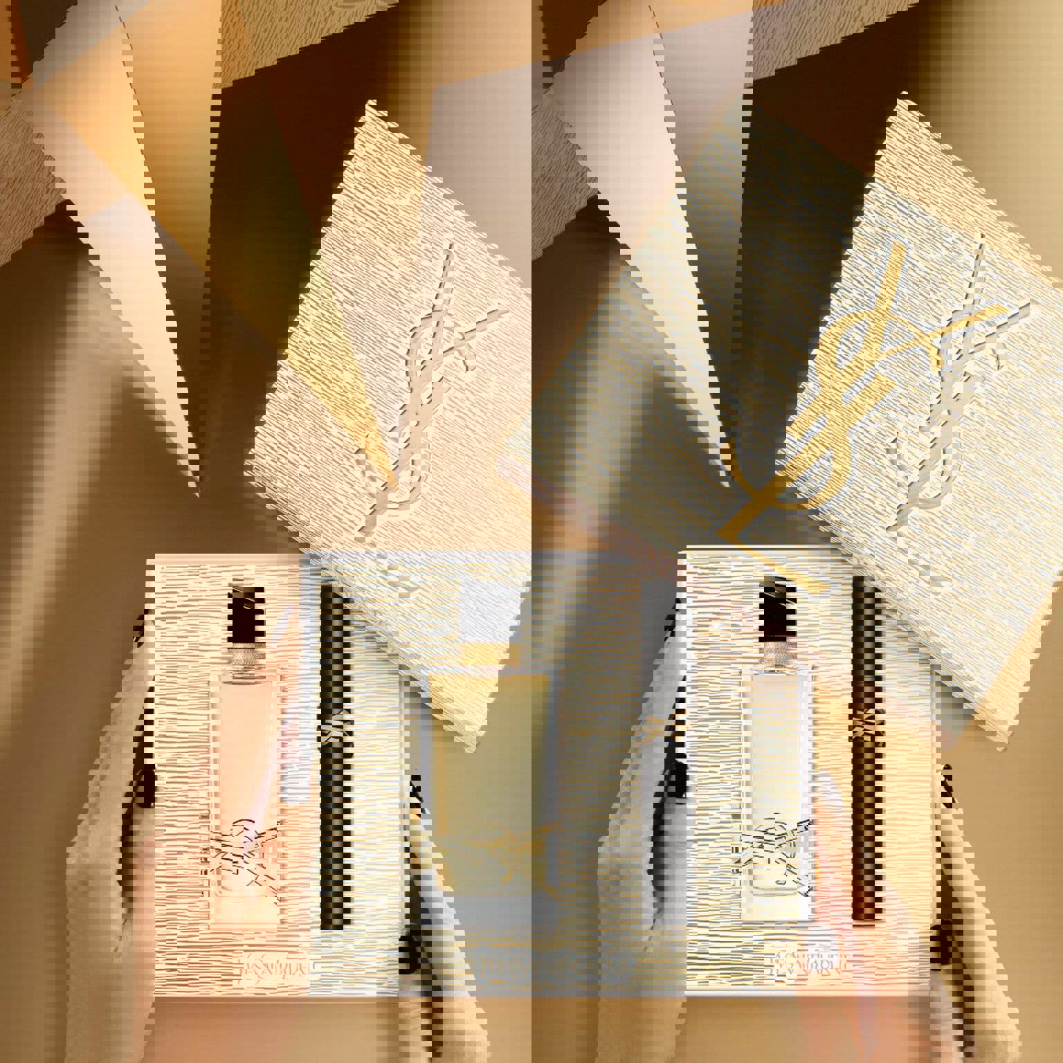 مجموعة هدايا + ماسكارا