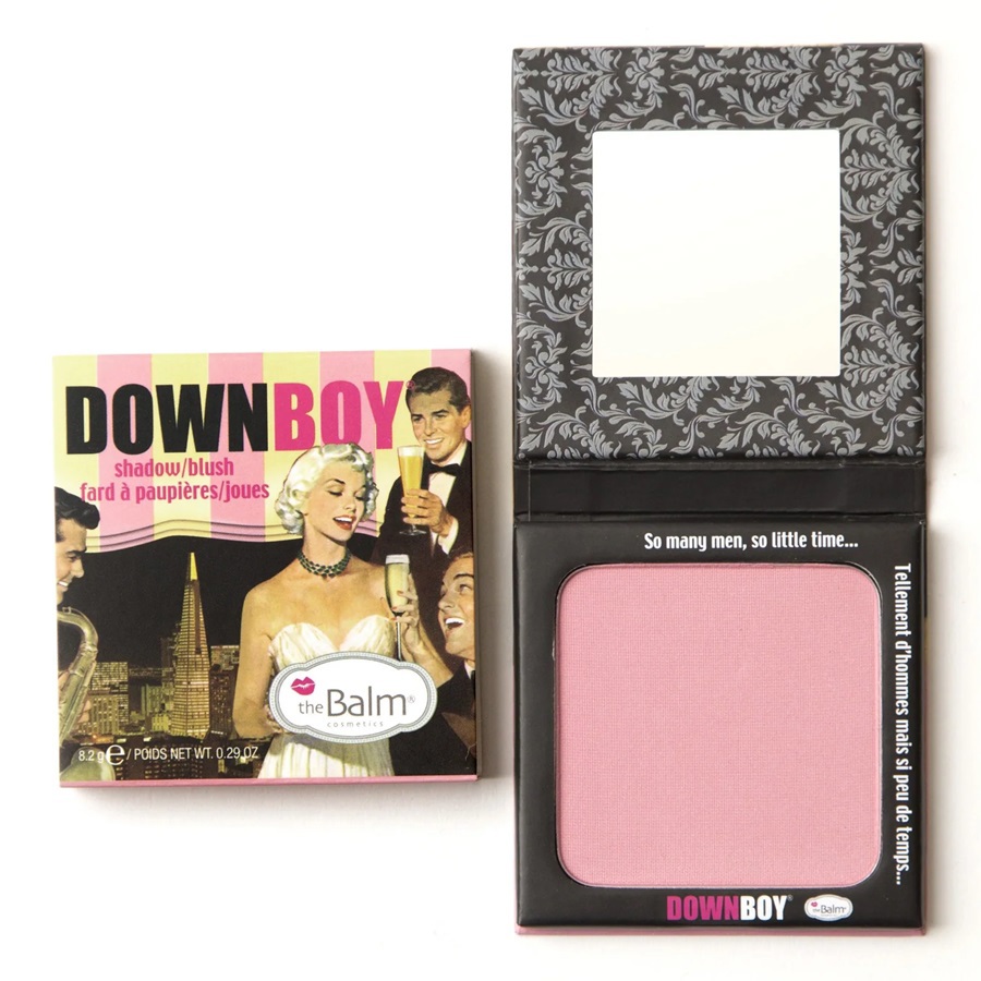 ظلال العيون واحمر الخدود