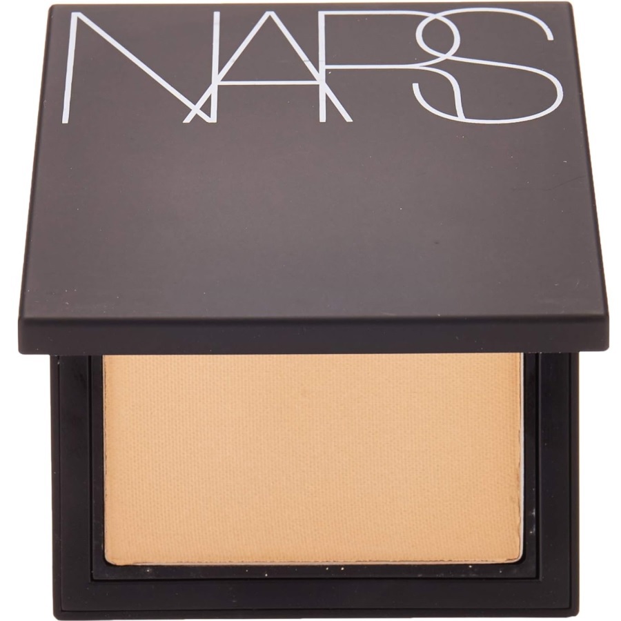 باودر مضيئ طوال اليوم بعامل حماية من الشمس 24