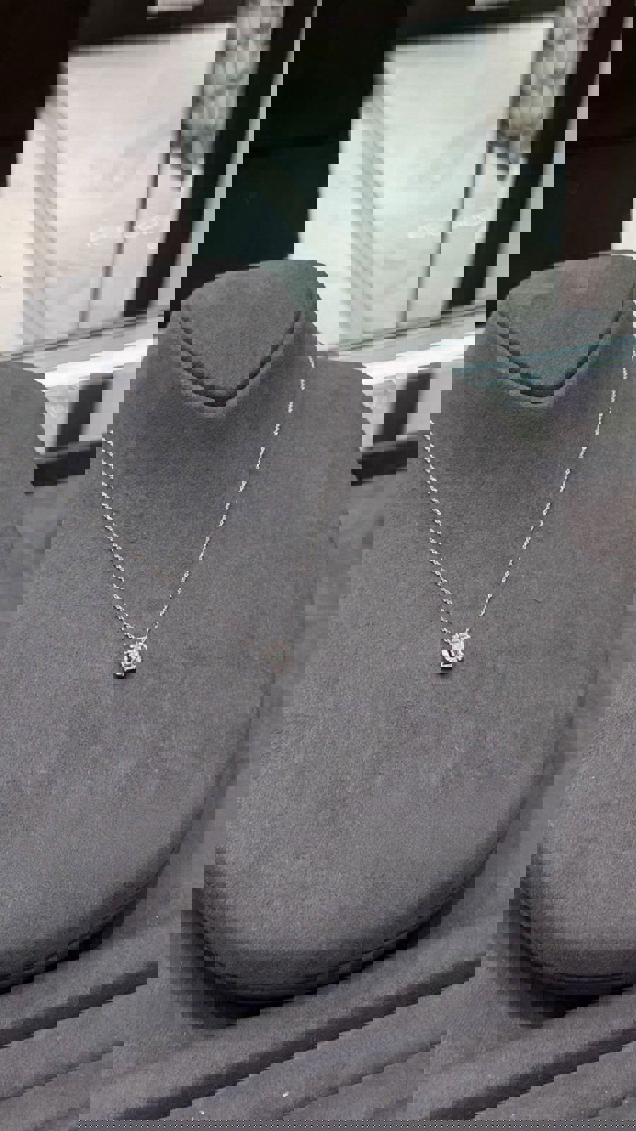 قلادة باكيت 