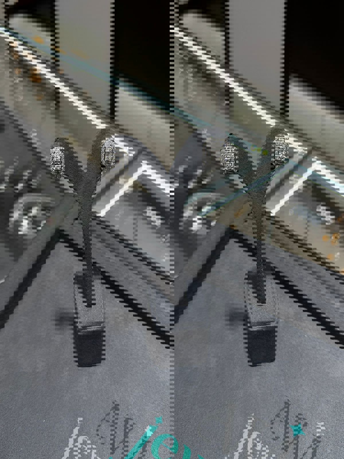 حلق اذن باكيت 