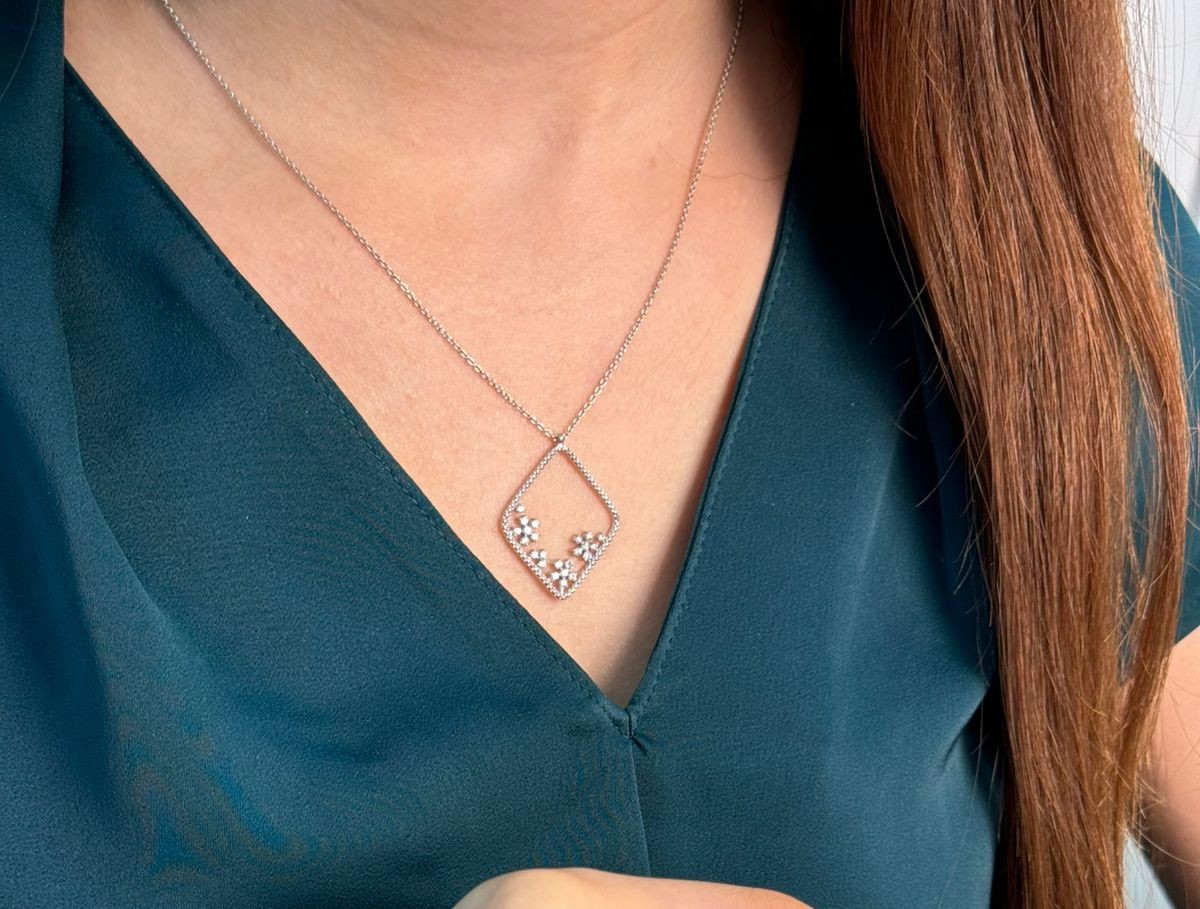 قلادة كلاسك 