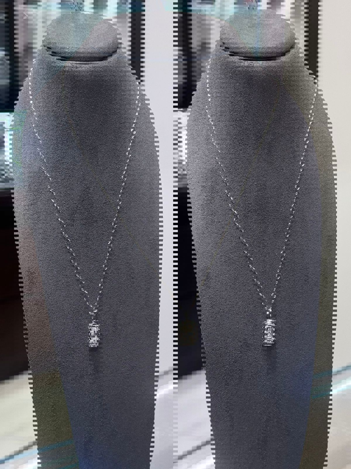 قلادة باكيت 