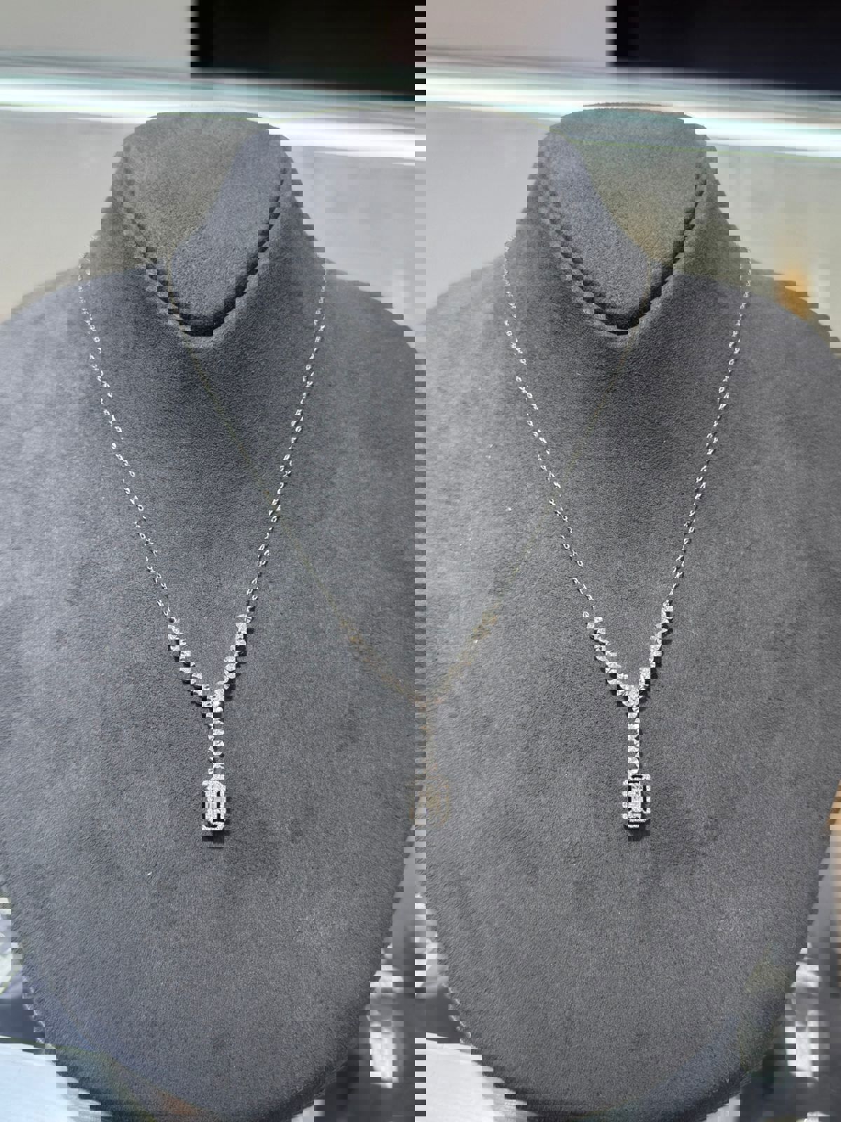 قلادة باكيت 