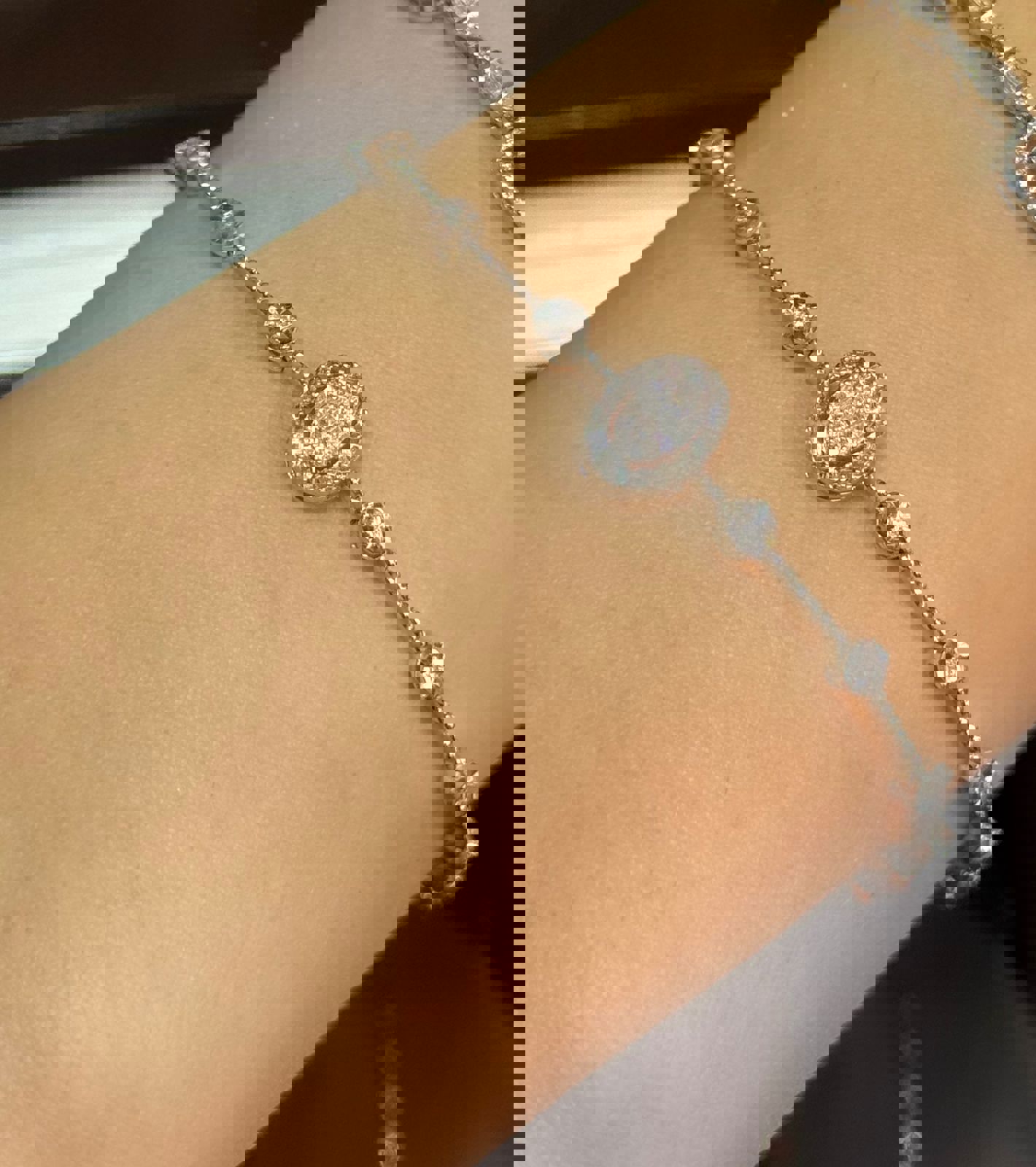 سوار نسائي كلاسك