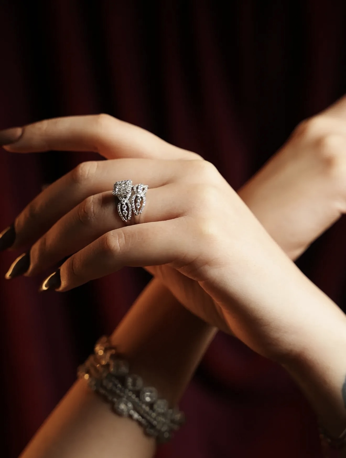 سوار ألماس نسائي